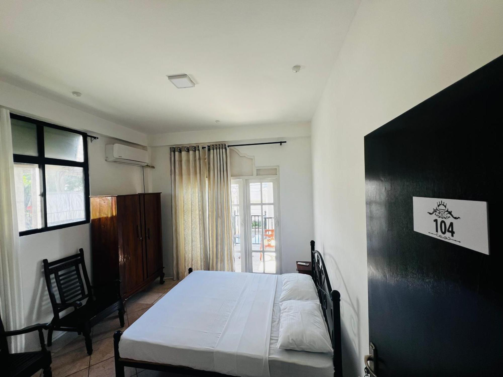 Ramlyn Guesthouse & Restaurant Negombo Exterior foto