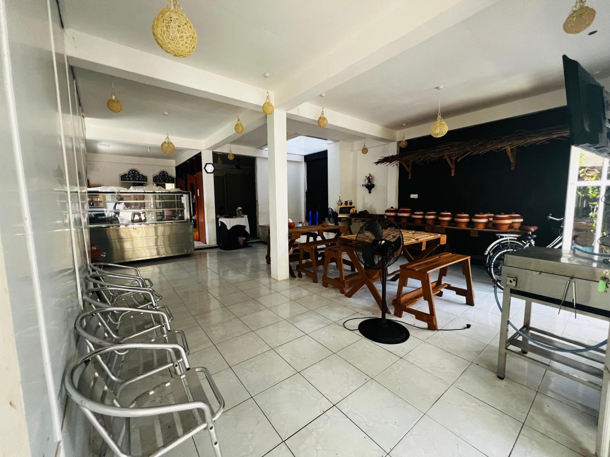 Ramlyn Guesthouse & Restaurant Negombo Exterior foto