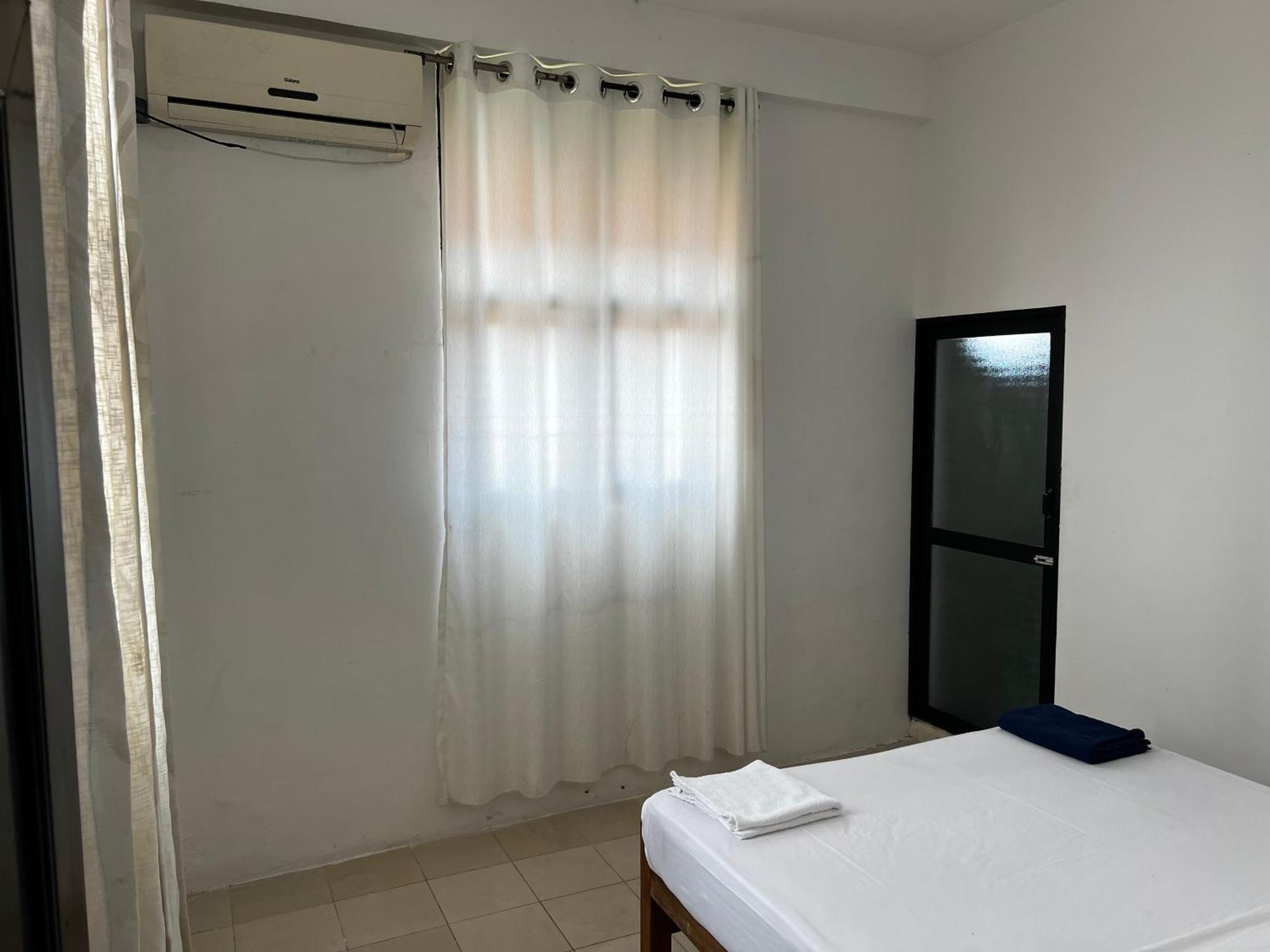 Ramlyn Guesthouse & Restaurant Negombo Exterior foto