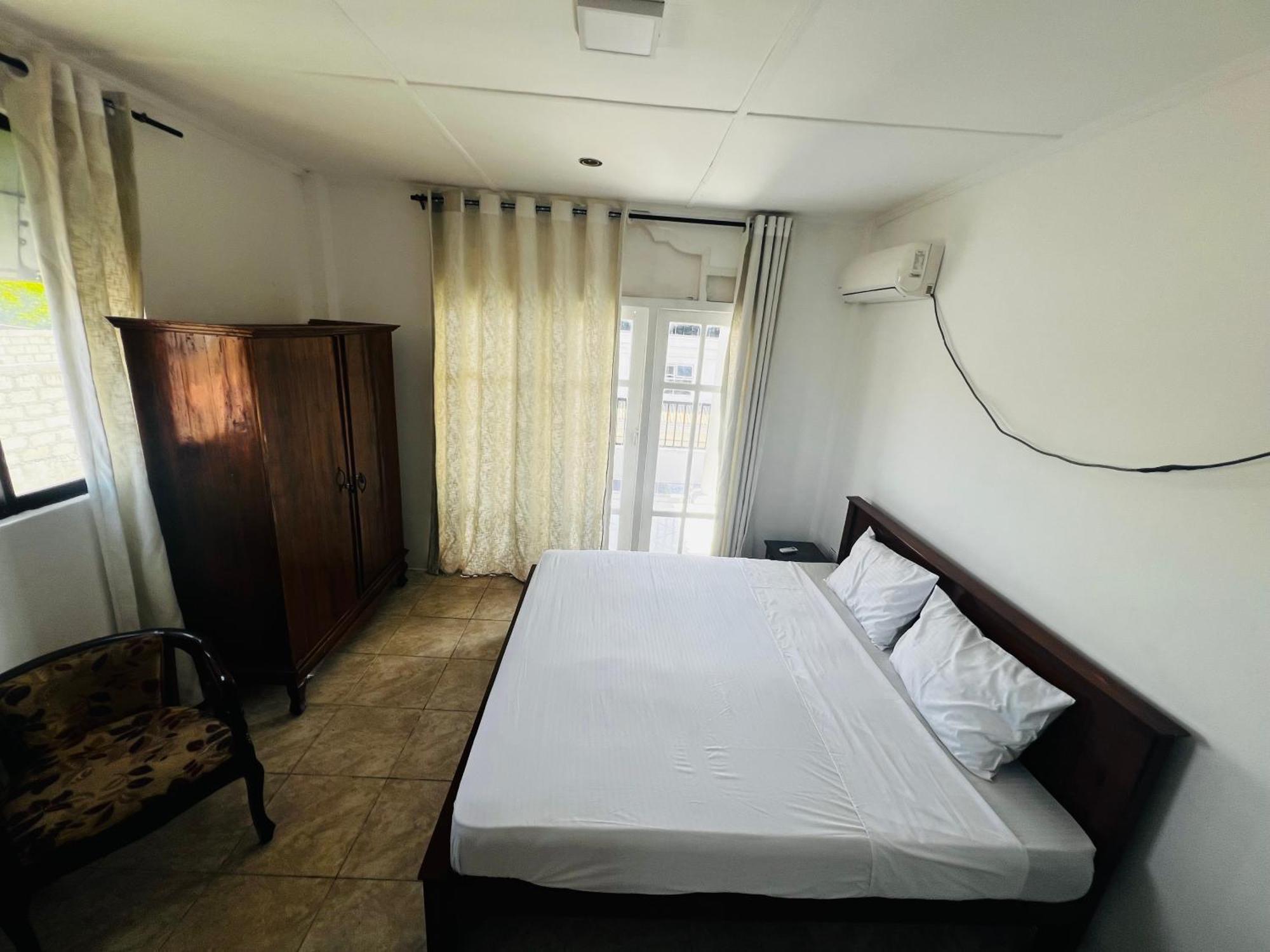 Ramlyn Guesthouse & Restaurant Negombo Exterior foto