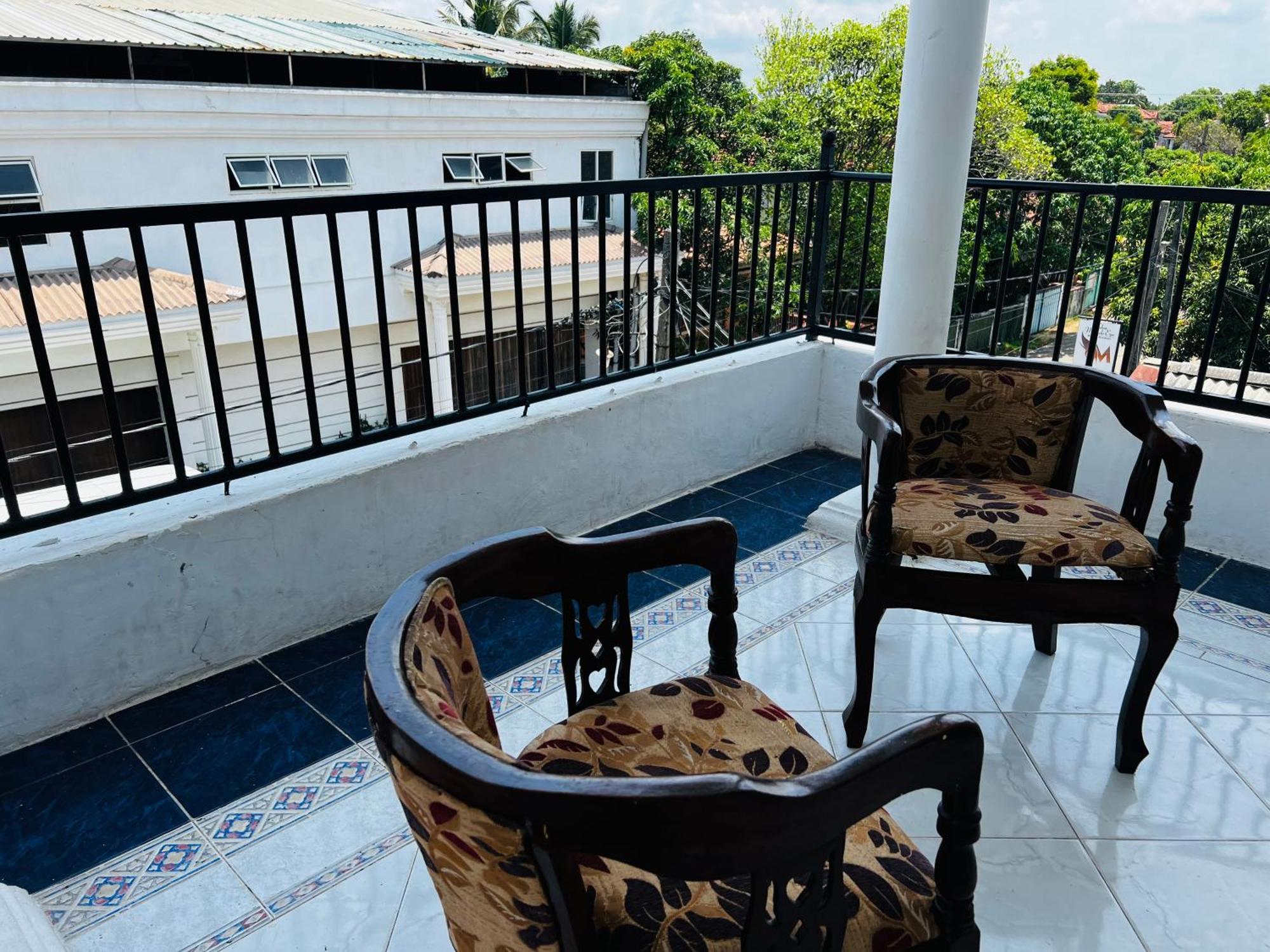 Ramlyn Guesthouse & Restaurant Negombo Exterior foto